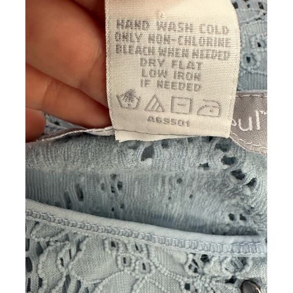 Modern Soul blue eyelet buttoned long sleeves blouse size Large - Picture 4 of 9